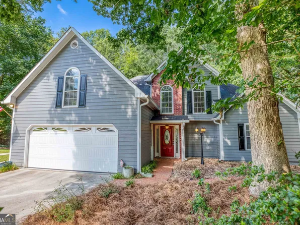 2957 Forest Ct, Loganville, GA 30052