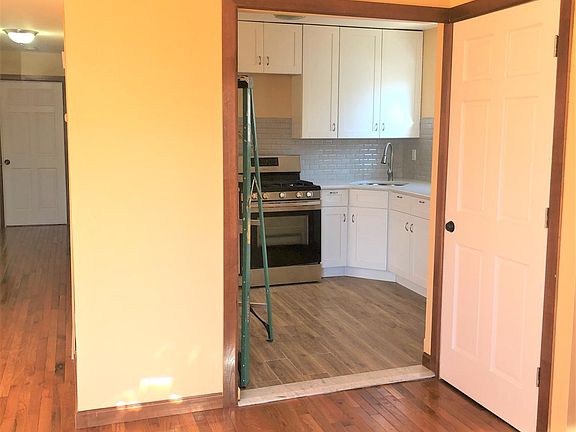 5th image of 12043 166th St