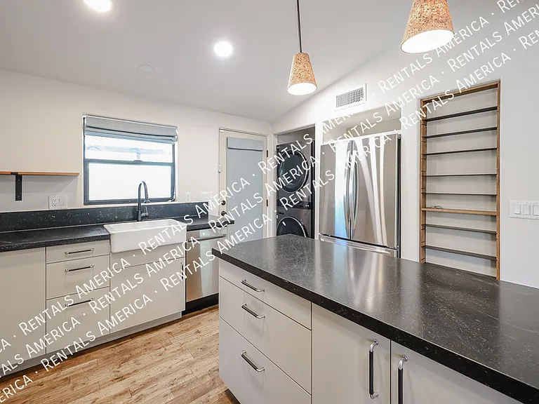 3809 N 9th St — Photo 17