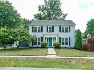 9102 Thelma Ln, Louisville, KY 40220