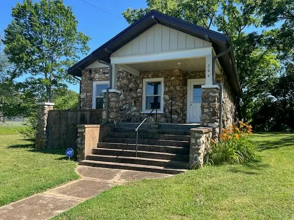 204 W Maple Avenue, West Plains, MO 65775