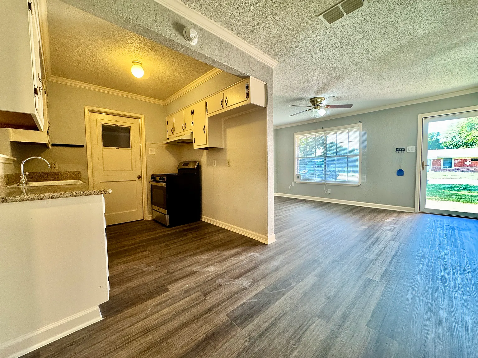 3 bed, 1167 sqft, $1,400 — Photo 4