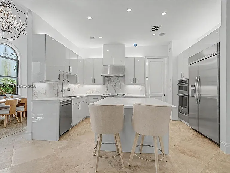2561 Trapp Ave — Photo 4