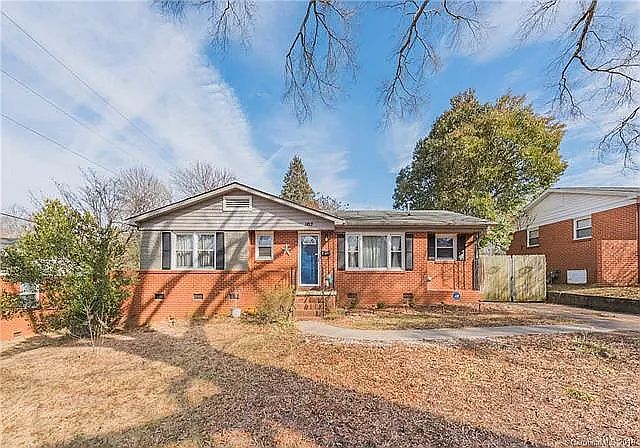 1st image of 1813 Sandhurst Dr