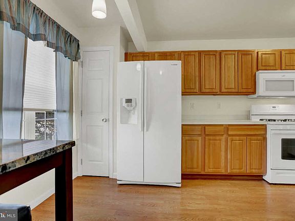 4th image of 6427 Terrace Ct