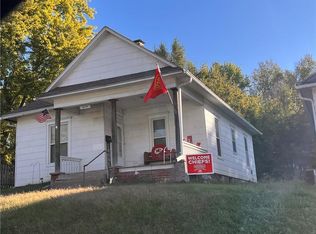 3209 S 22nd St, Saint Joseph, MO 64503
