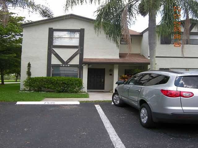 1st image of 7519 NW 33rd St