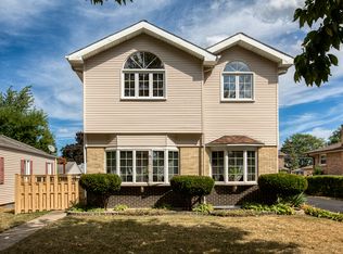 407 Sunnyside Ave, Itasca, IL 60143