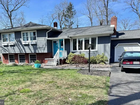 1194 McClain Dr, Vineland, NJ 08361