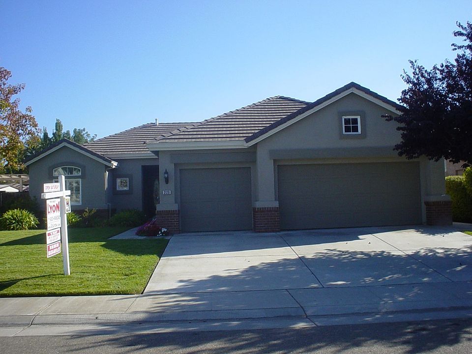 3 Bedroom home in gated community