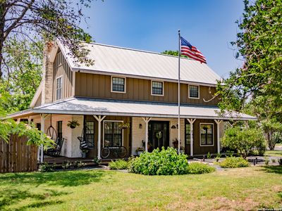 611 W Burbank St, Fredericksburg, TX, 78624