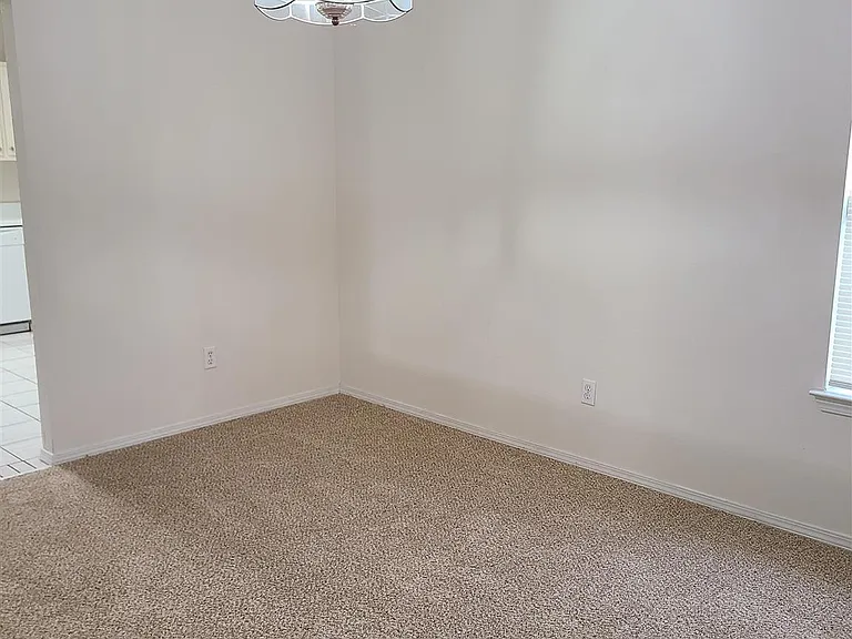 112 Mirabelle Cir — Photo 4