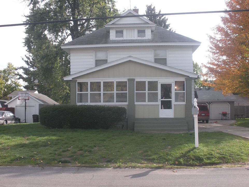 4 bedroom w/3stall garage