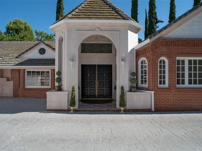 16754 Huerta Rd, Encino, CA, 91436