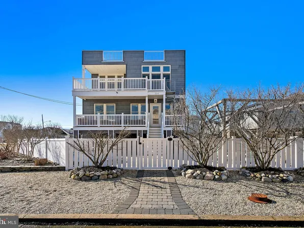 304 14th St, Beach Haven, NJ 08008