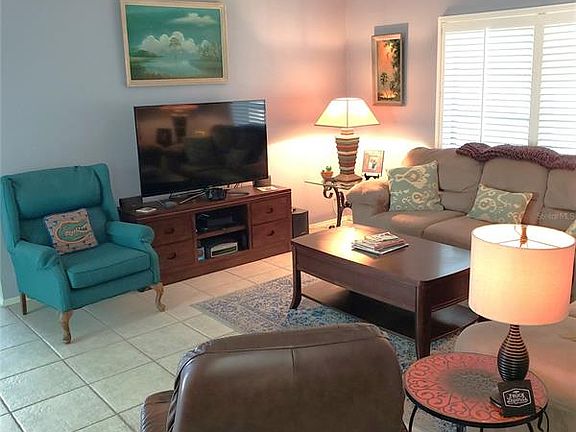 3rd image of 3215 Meadow Run Dr
