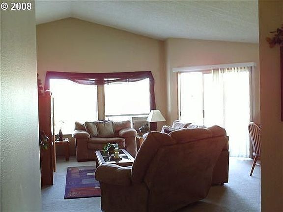 2nd image of 1400 SE 152nd Ct