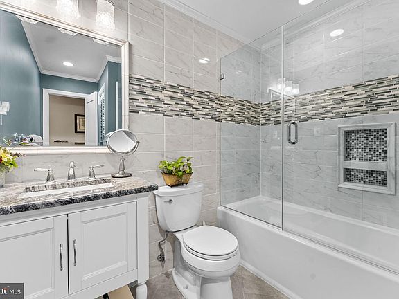 5th image of 5576 Jaclyn Dr
