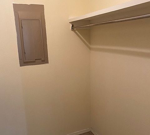 4th image of 1526-1526 S Shalamar Dr