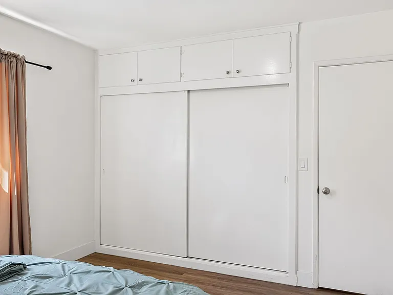 1250 E 3rd St #8 — Photo 10