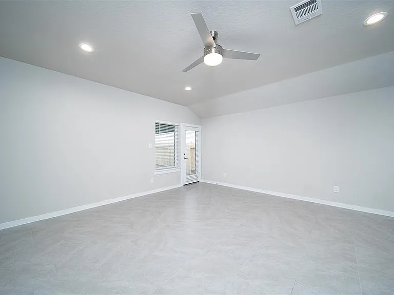 7411 Victoria Brook Trce — Photo 28