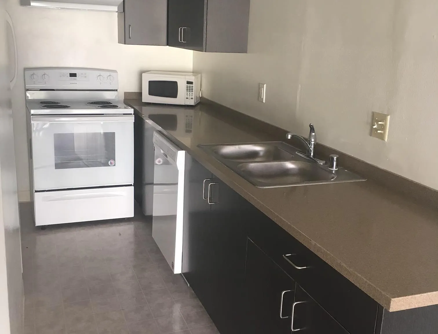 Mardette Apartments — Photo 1