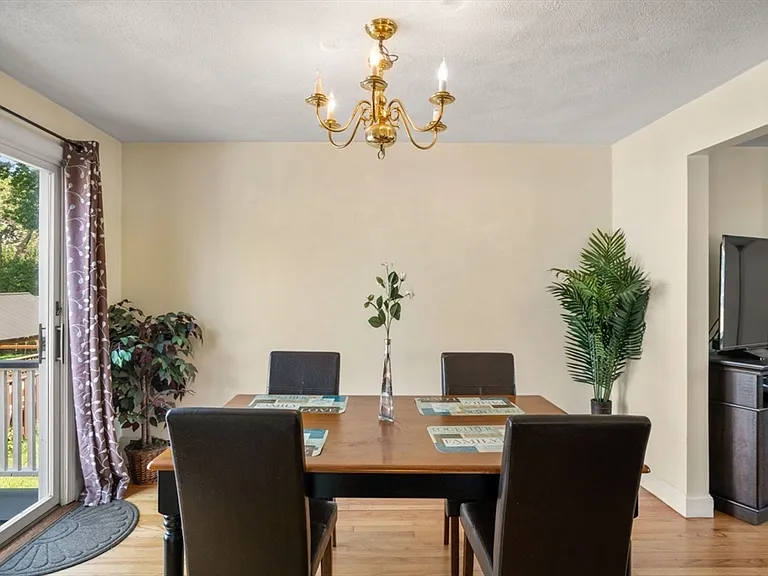 42 Rockland Ave — Photo 10