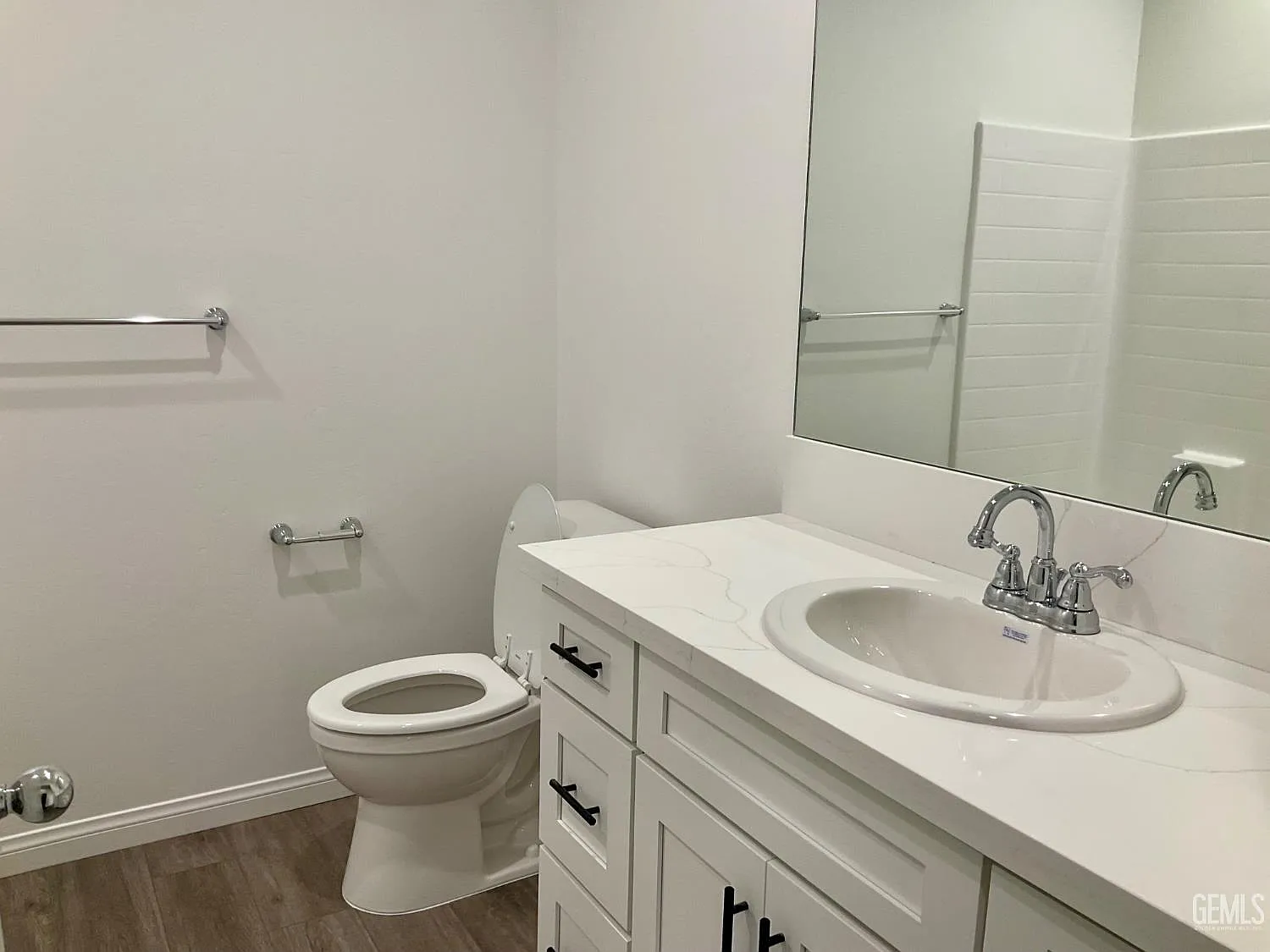 4 bed, 1883 sqft, $2,500 — Photo 2