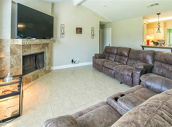 5th image of 922 Brookhaven Dr