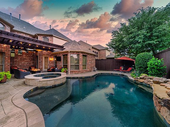 2nd image of 2717 Mendocino Cir