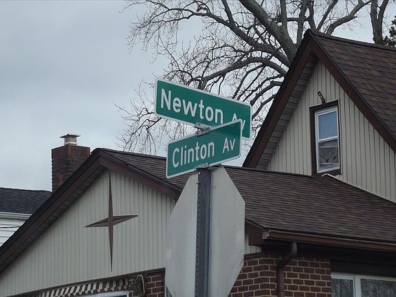 5th image of 586 Clinton Ave