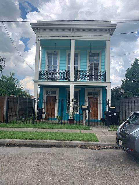Right Side Entrance. Upper Porch is exclusive to 1817. Plenty of on street parking