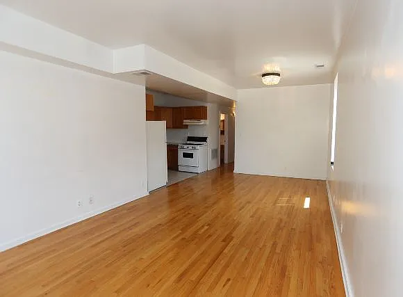 2 bed, 1100 sqft, $2,700 — Photo 4