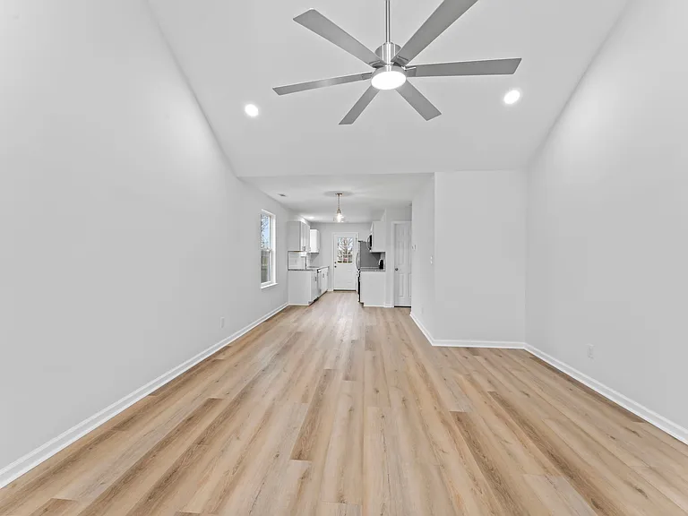 329 Simpson St — Photo 17