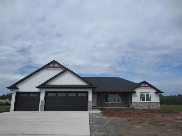 1153 Applewood Dr, De Pere, WI 54115