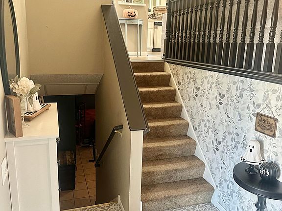 3rd image of 213 Ash St E