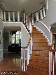 2nd image of 27 Mills Hollow Dr