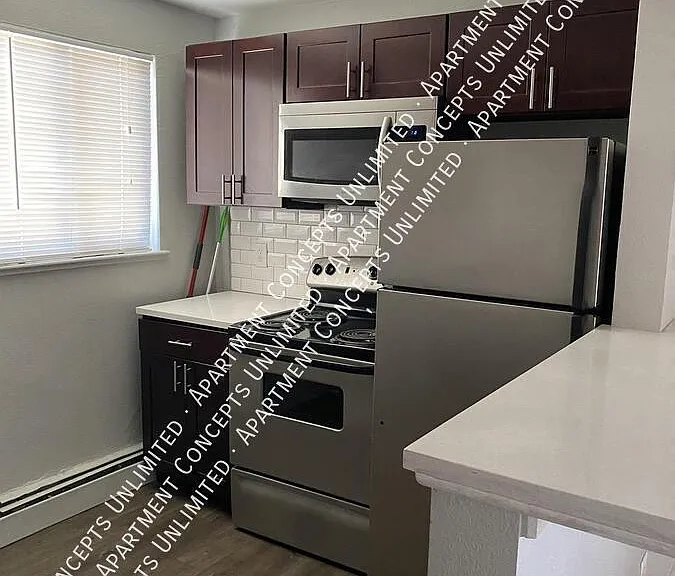 2218 Dayton St — Photo 4