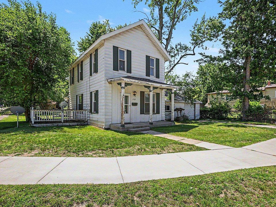 1st image of 422 S Saginaw St