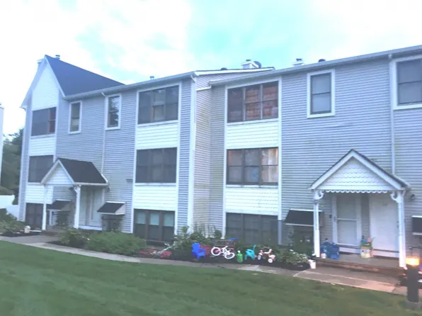 60 Burlington Ct #1712, Hamburg, NJ 07419