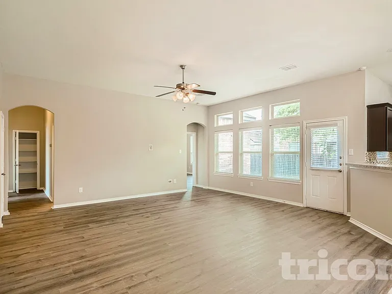 221 Anthony Ln — Photo 2