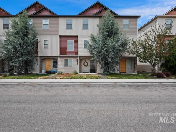 8695 W Pine Valley Ln, Boise, ID 83709