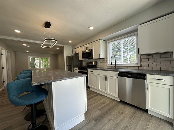 2nd image of 354 Gertrude St #4