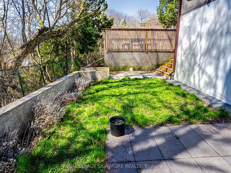 17 Avis Cres #BASEMENT — Photo 14