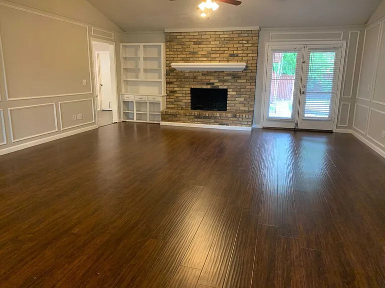2417 Stone Creek Dr — Photo 2