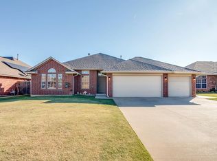 708 N Pheasant Way, Mustang, OK 73064