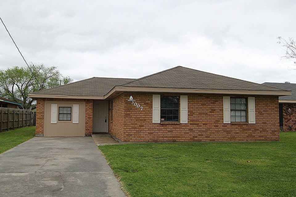 1st image of 3007 Elmwood Cir