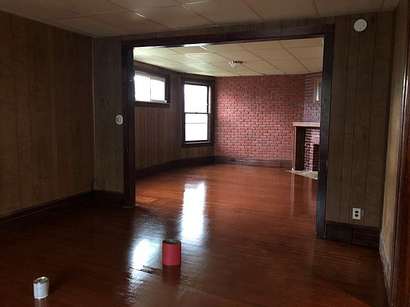 3rd image of 344 Hampshire St