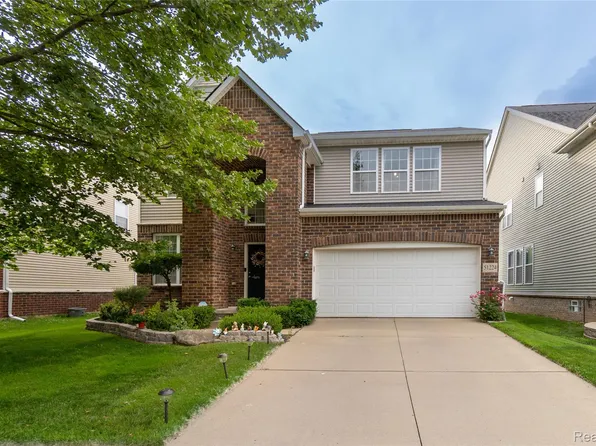 51224 Luke Ln, Novi, MI 48374