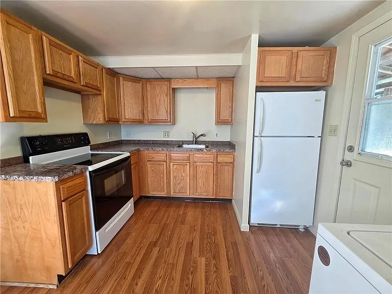 235B Allen St — Photo 26